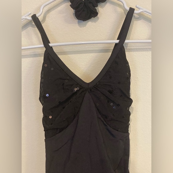 New Unworn Black and Sequined Figure Skating Costume with Matching Scrunchie - Picture 2 of 11